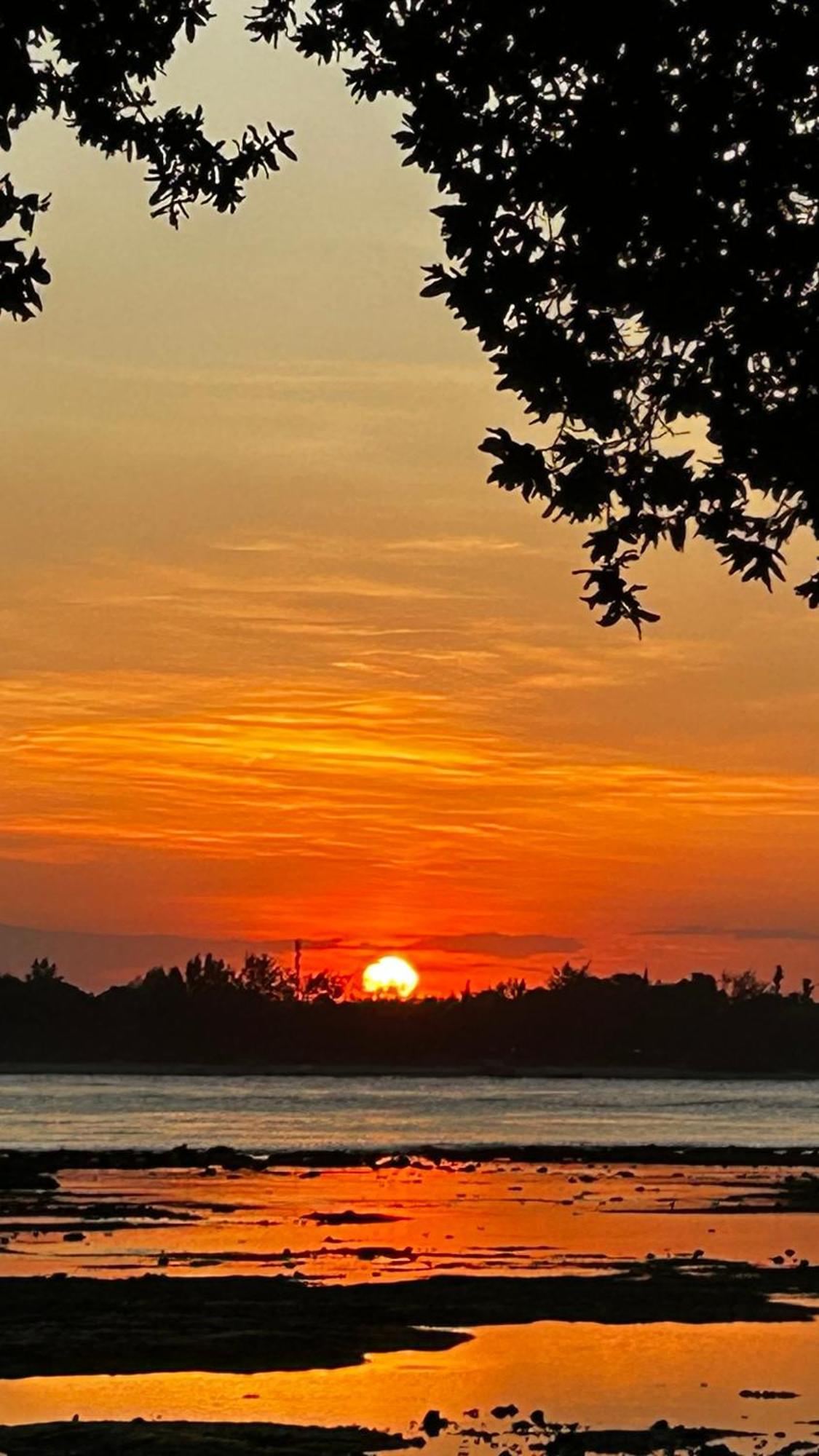 Meno Suites Gili Meno Dış mekan fotoğraf